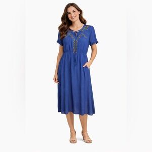 💐NWT! Hayden LA Embroidered Dress